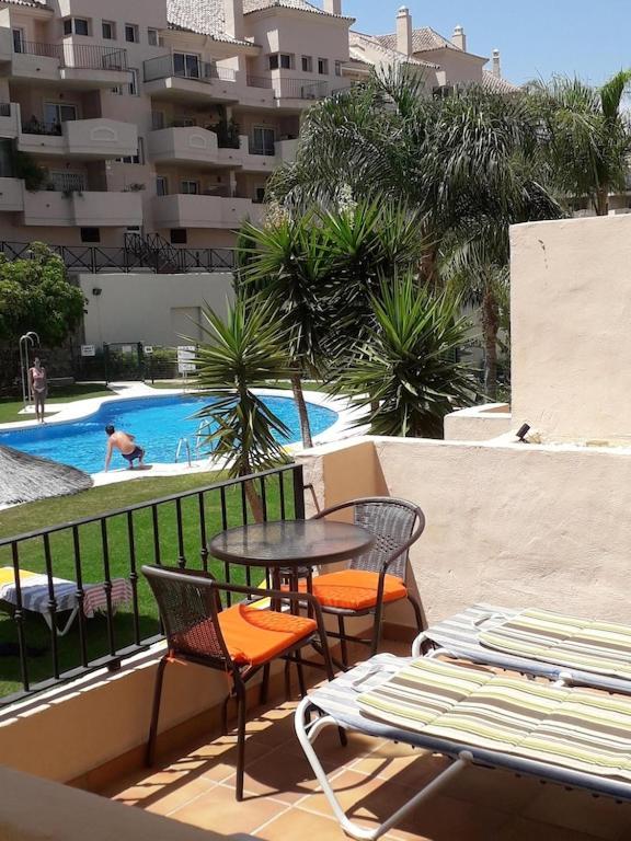 Duquesa Fairways, A Spacious Apartment With Fabulous Views And Facilities Manilva Exterior foto