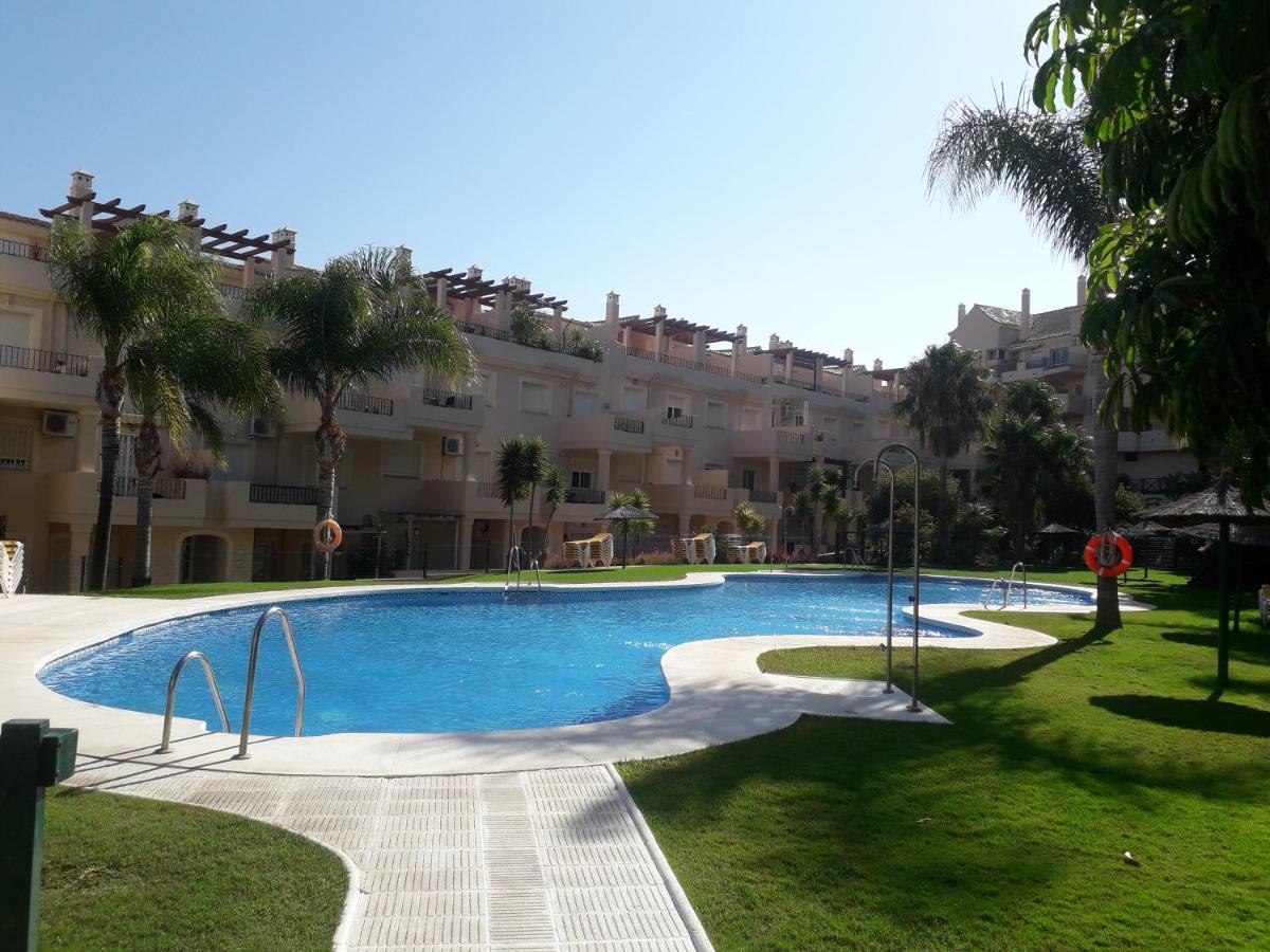 Duquesa Fairways, A Spacious Apartment With Fabulous Views And Facilities Manilva Exterior foto