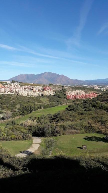 Duquesa Fairways, A Spacious Apartment With Fabulous Views And Facilities Manilva Exterior foto