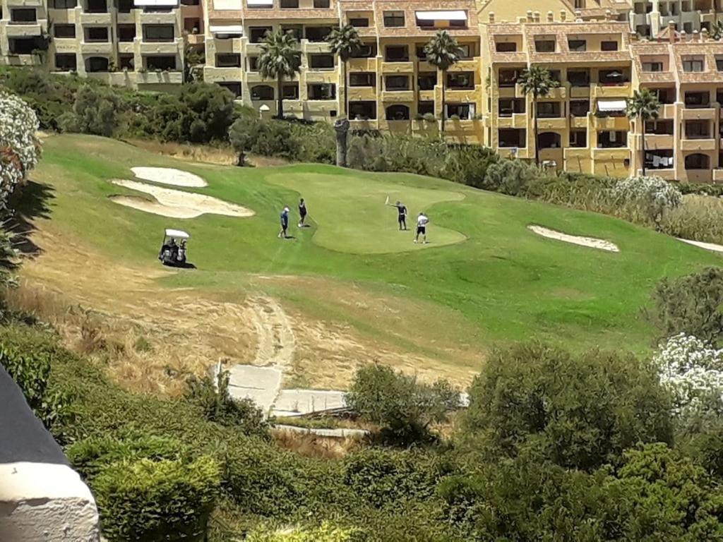 Duquesa Fairways, A Spacious Apartment With Fabulous Views And Facilities Manilva Exterior foto