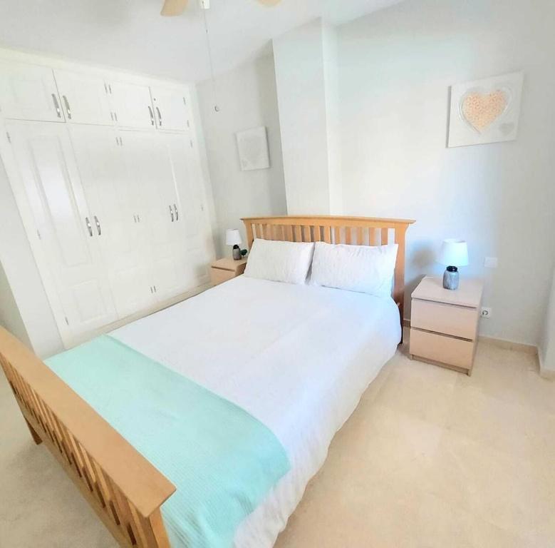 Duquesa Fairways, A Spacious Apartment With Fabulous Views And Facilities Manilva Exterior foto